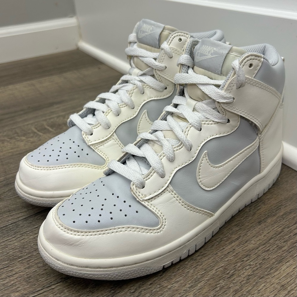 Nike Youth High-Top Sneakers in White and Light Gray